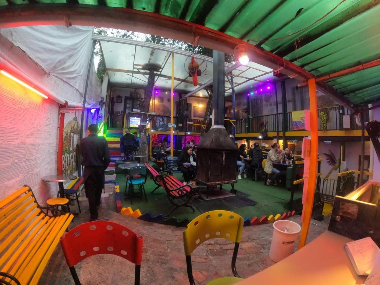 Hostal Gastro Bar Casa Colibri Bogotá Zewnętrze zdjęcie