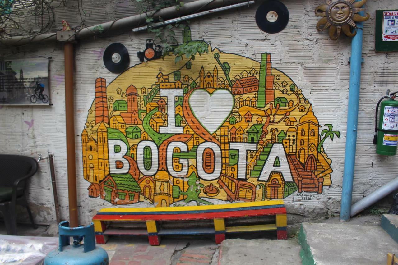Hostal Gastro Bar Casa Colibri Bogotá Zewnętrze zdjęcie